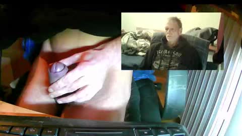 Snapshot of bremer64 chatting on 11.14.25 bremer64 online show from 11.14.25