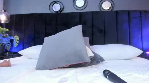   online show from 04.15.26