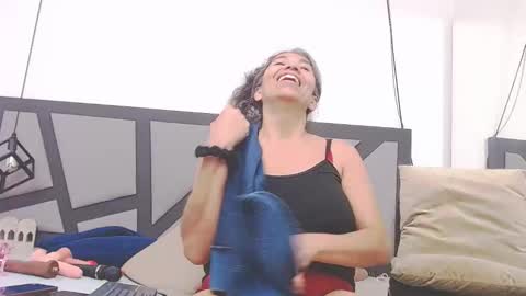 BRENDA VELASQUEZ online show from 10.24.25