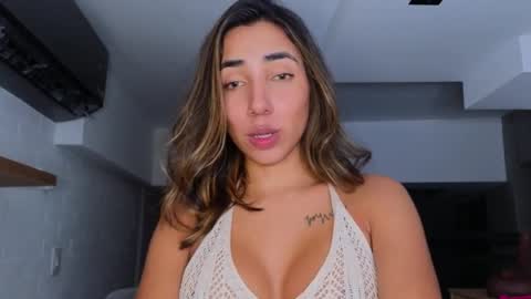 Snapshot of brendaaguerra chatting on 01.02.25 brendaaguerra online show from 01.02.25