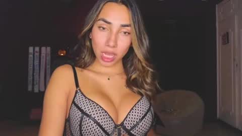 Snapshot of brendaaguerra chatting on 01.04.25 brendaaguerra online show from 01.04.25