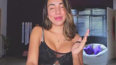 Snapshot of brendaaguerra chatting on 01.10.25 brendaaguerra online show from 01.10.25