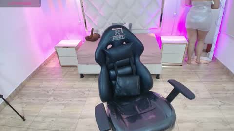 BRENDDA  online show from 10.15.25