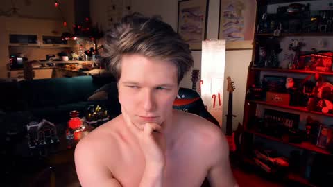 Snapshot of brestonsweet chatting on 12.29.24 brestonsweet online show from 12.29.24