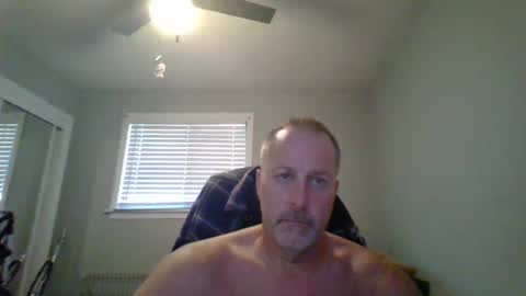Snapshot of brettsky chatting on 08.01.26 hey online show from 08.01.26