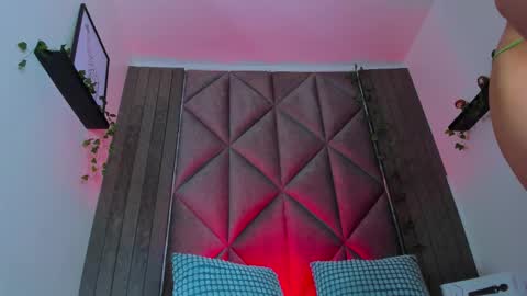 B R I A  online show from 03.18.26