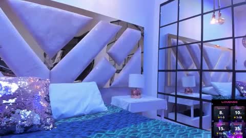 Brianna  online show from 09.29.25