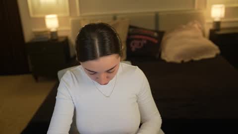 Diamonds Girls online show from 10.27.25