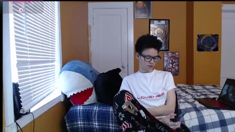 Snapshot of bright_pink_strawberry chatting on 01.12.25 Strawberry online show from 01.12.25