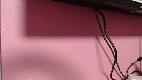 Snapshot of bright_pink_strawberry chatting on 01.26.25 Strawberry online show from 01.26.25