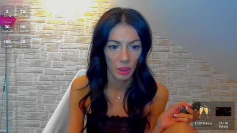 Snapshot of brigitteevans chatting on 10.28.25 Brigitte online show from 10.28.25