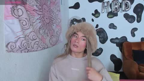 Snapshot of brihanna_cooper chatting on 11.24.25 bri online show from 11.24.25