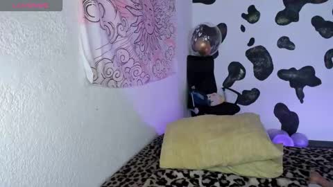 Snapshot of brihanna_cooper chatting on 11.28.25 bri online show from 11.28.25