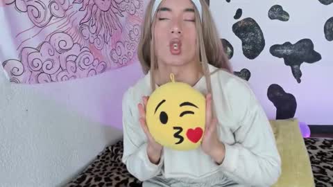 Snapshot of brihanna_cooper chatting on 12.01.25 bri online show from 12.01.25