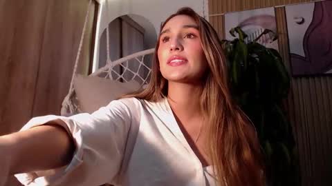 Snapshot of brinna_ev chatting on 10.21.25 B R I N N A online show from 10.21.25