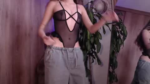 Snapshot of brinna_ev chatting on 11.21.25 B R I N N A online show from 11.21.25