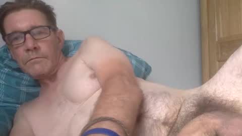 Snapshot of brital100 chatting on 09.22.25 brital100 online show from 09.22.25