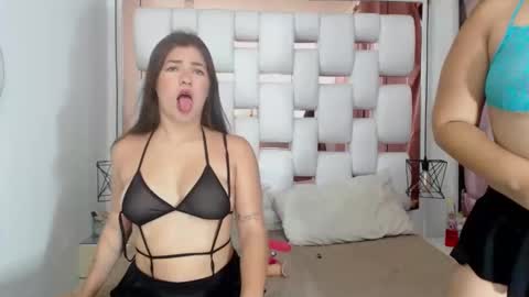 BritanyANDmelany online show from 09.09.25