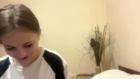 Snapshot of britanysuther chatting on 06.23.26 Ciri online show from 06.23.26