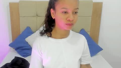 Snapshot of brithany_rousee chatting on 09.23.25 Brithany Rousee online show from 09.23.25
