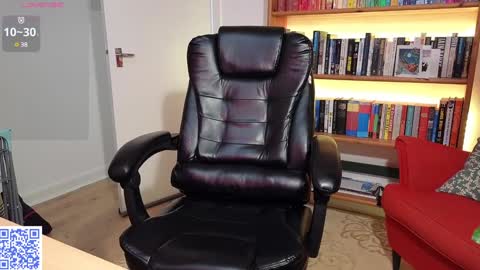 Snapshot of britishpoet chatting on 01.03.25 Callum online show from 01.03.25