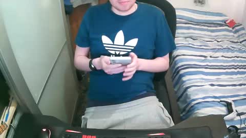 Snapshot of britishtom93 chatting on 11.17.25 British Tom online show from 11.17.25