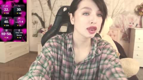 britneybarker online show from 10.06.25