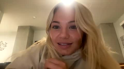 Snapshot of britneycherry08 chatting on 06.11.26 britneycherry08 online show from 06.11.26