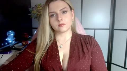 BritneyGlow online show from 12.28.24