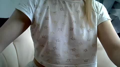 Snapshot of britneykittens chatting on 02.25.25 BritneyKittens online show from 02.25.25