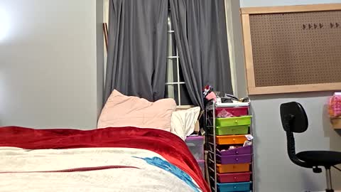 brkenprincess81 online show from 10.31.25