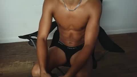 Broke Hung College Guy online show from 11.22.25