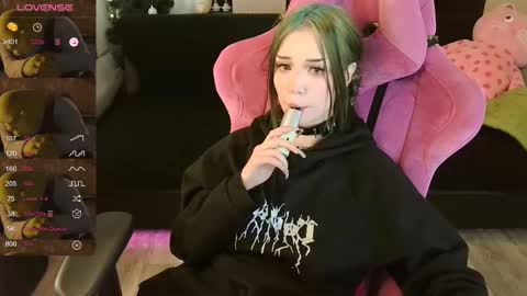 Snapshot of broodmommyy3 chatting on 02.18.25 Martha online show from 02.18.25