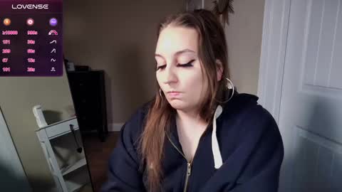 Snapshot of brookebee27 chatting on 12.13.24 brookebee online show from 12.13.24