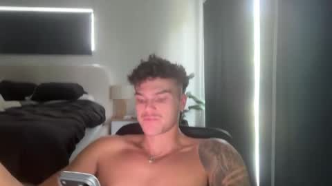 BrooklynTay online show from 02.03.26