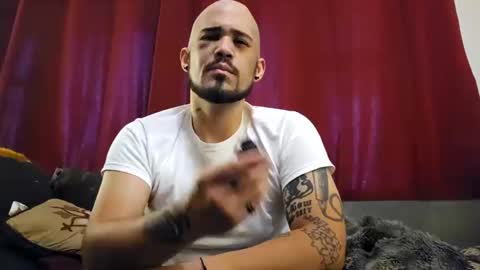 Snapshot of brownboyt chatting on 10.19.25 brownboyt online show from 10.19.25