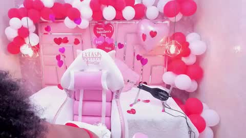 Snapshot of brownie_delicious chatting on 02.11.25 Sara online show from 02.11.25