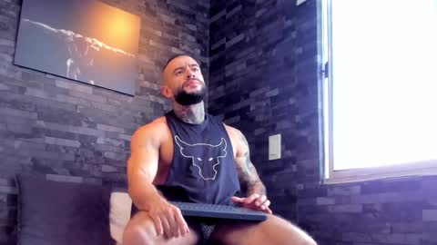 Snapshot of brucedallas chatting on 09.21.25 brucedallas online show from 09.21.25