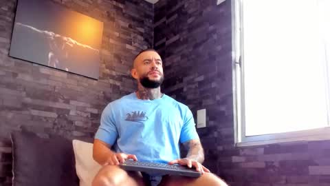 Snapshot of brucedallas chatting on 09.22.25 brucedallas online show from 09.22.25