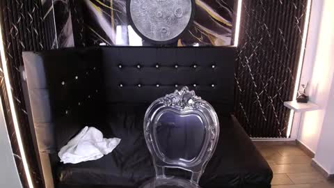 Bruja SCarlata online show from 10.06.25