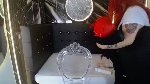 Bruja SCarlata online show from 02.12.26