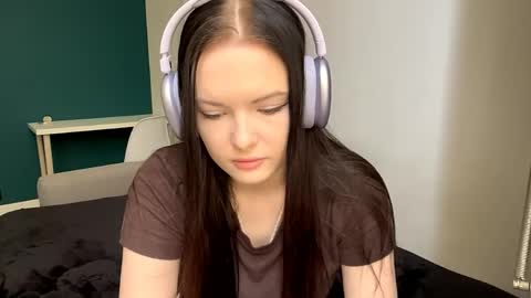 Snapshot of brunaceasor chatting on 05.12.26 Luna online show from 05.12.26