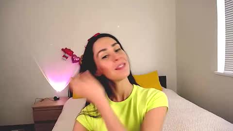 Ellis online show from 11.04.25