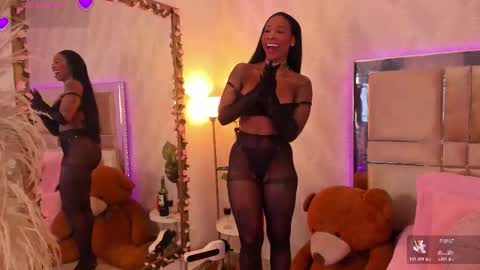 Snapshot of brunettklaryss chatting on 11.08.25 Brenda online show from 11.08.25