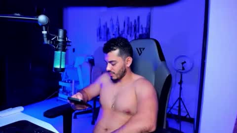 Snapshot of bruno_diaz31 chatting on 04.27.26 Bruno online show from 04.27.26