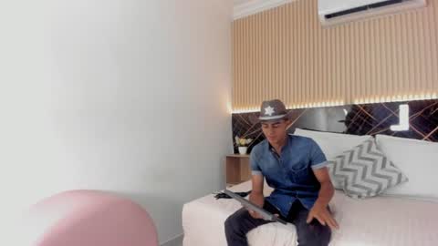 Snapshot of bruno_fox_ chatting on 06.23.26 Bruno online show from 06.23.26