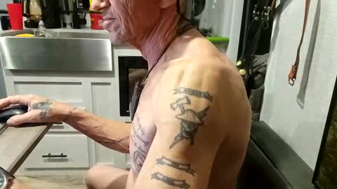 Snapshot of brushsquach chatting on 03.02.25 Steve... aka SkinnieDippin aka TimberTramp online show from 03.02.25