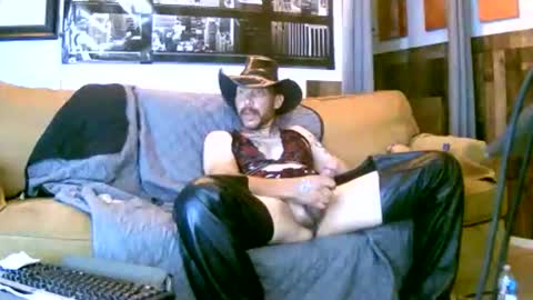 Snapshot of brutal3anddone chatting on 05.17.26 brutal3anddone online show from 05.17.26