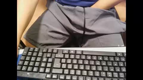 Snapshot of brwas1995 chatting on 09.10.25 brwas1995 online show from 09.10.25