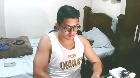 Snapshot of bryanbendy chatting on 11.25.25 bryanbendy online show from 11.25.25